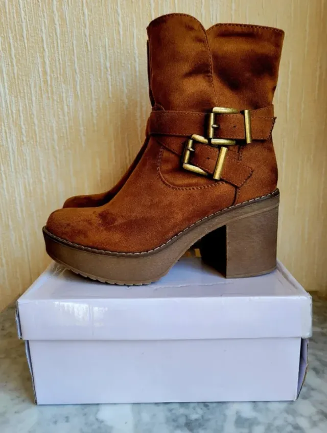 Botines de Piel Marrones