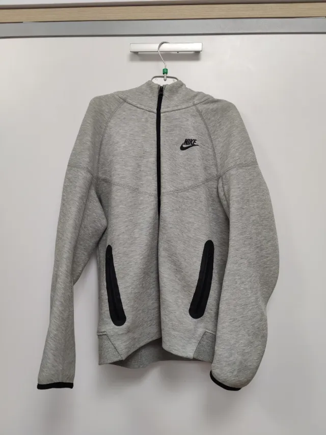Sudadera Nike Tech Gris Junior Talla 158cm