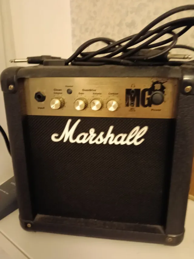 Amplificador Marshall MG10FX