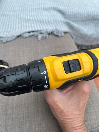 Taladro Atornillador Amarillo no tiene percutoperc