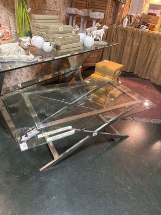 Tavoli da salotto in vetro e piedini in acciaio