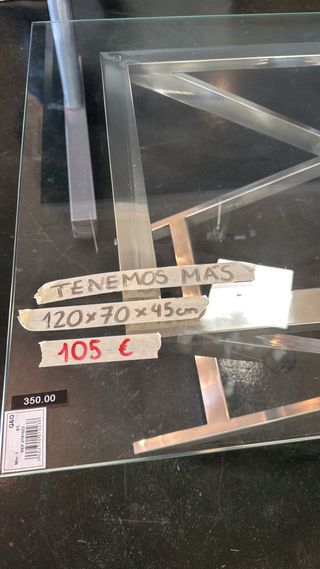 Tavoli da salotto in vetro e piedini in acciaio