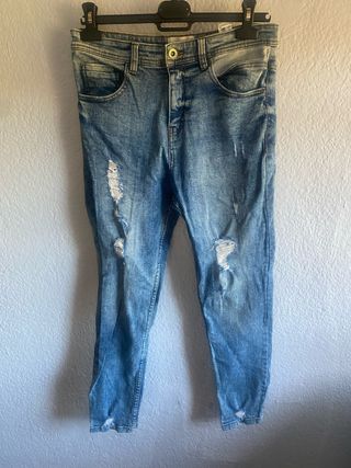 Pantalón vaquero desgastado azul