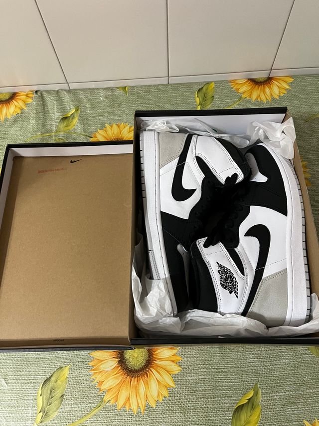 Jordan 1 Retro High Black White