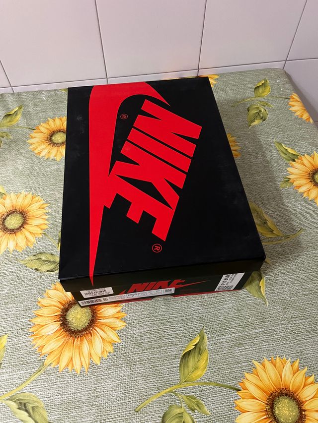 Jordan 1 Retro High Black White