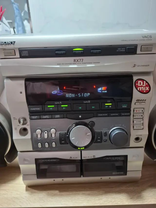 Equipo de música Sony Plata