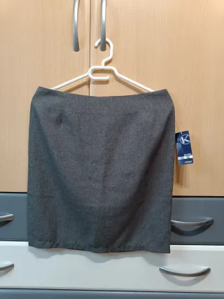 Falda Kiabi gris nueva