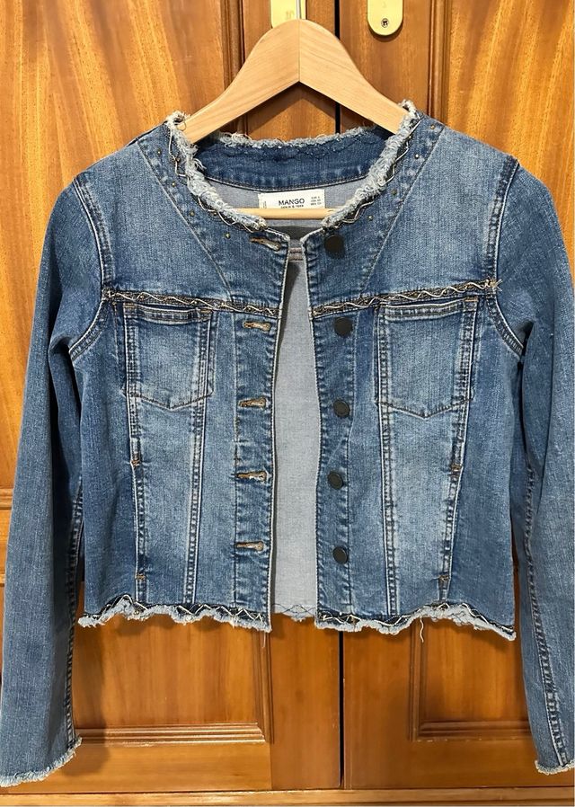 Chaqueta vaquera Mango con abalorios