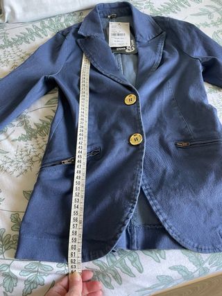 Chaqueta vaquera entallada azul