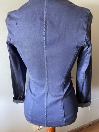 Chaqueta vaquera entallada azul