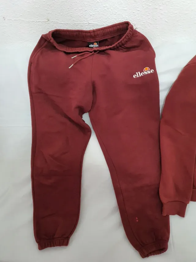 Conjunto deportivo Ellesse mujer rojo