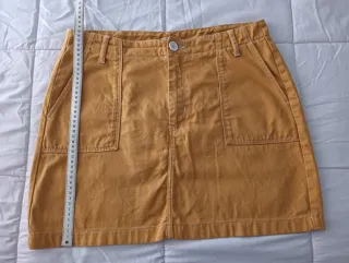 Falda vaquera color mostaza