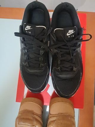 Lote 2 pares zapatillas Nike negras y marrones
