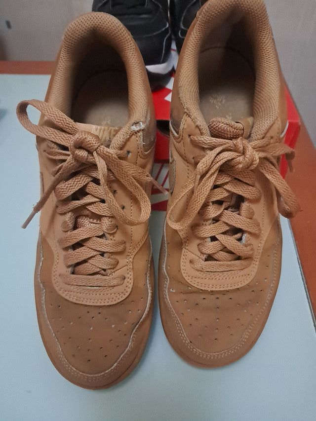 Lote 2 pares zapatillas Nike negras y marrones