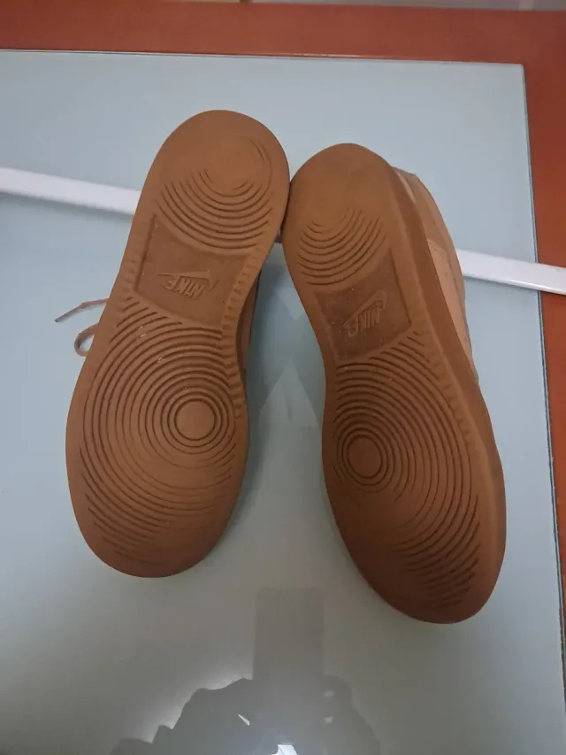 Lote 2 pares zapatillas Nike negras y marrones