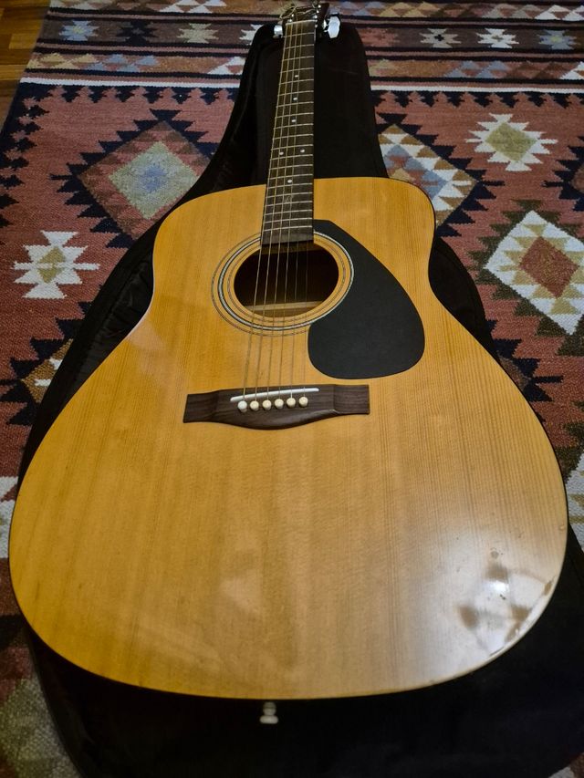 Guitarra Española Yamaha 310 + Funda