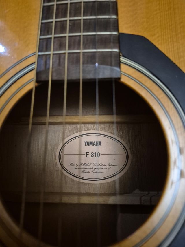 Guitarra Española Yamaha 310 + Funda