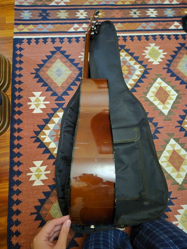 Guitarra Española Yamaha 310 + Funda