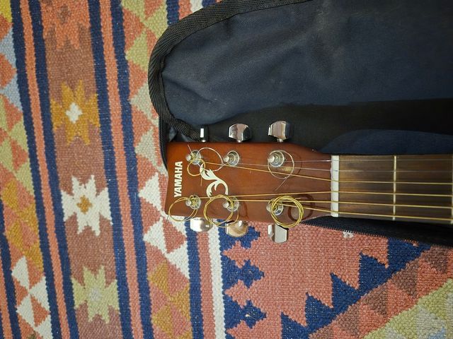 Guitarra Española Yamaha 310 + Funda