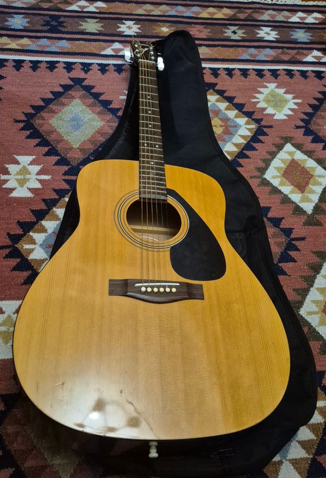 Guitarra Española Yamaha 310 + Funda