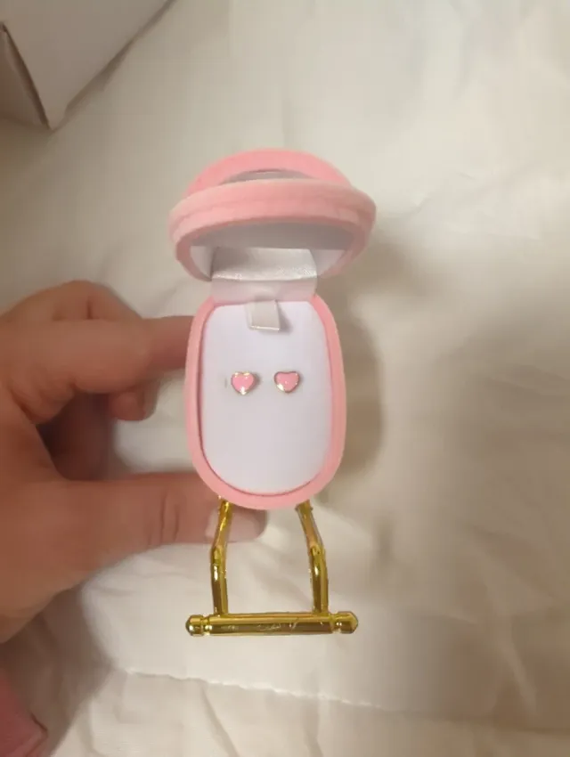 Pendientes niña con caja rosa y dorada