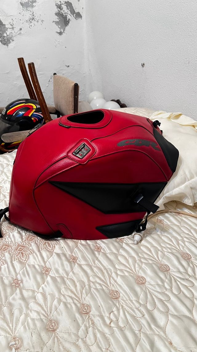 Funda Depósito CBR F/FS Bagster Roja + maleta