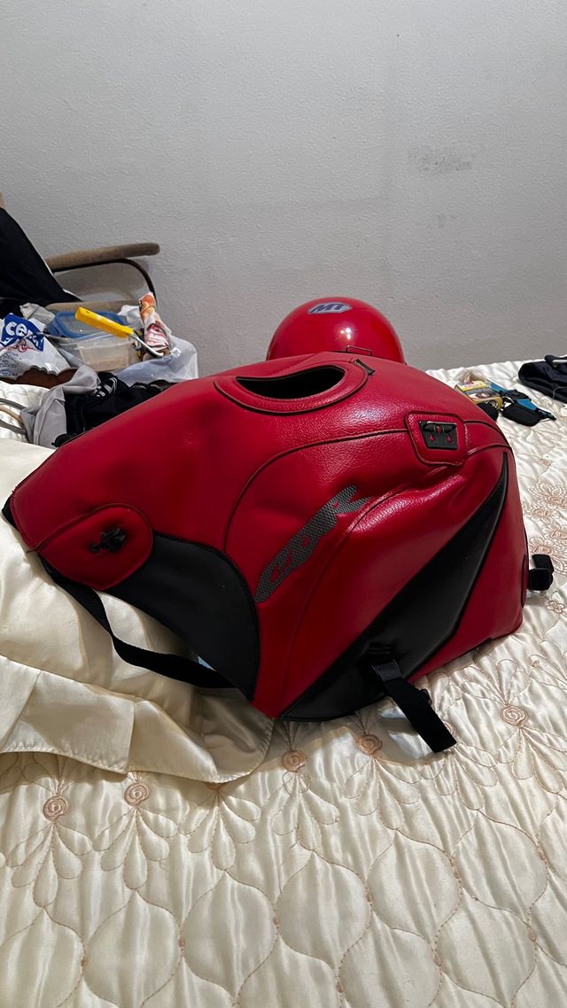 Funda Depósito CBR F/FS Bagster Roja + maleta