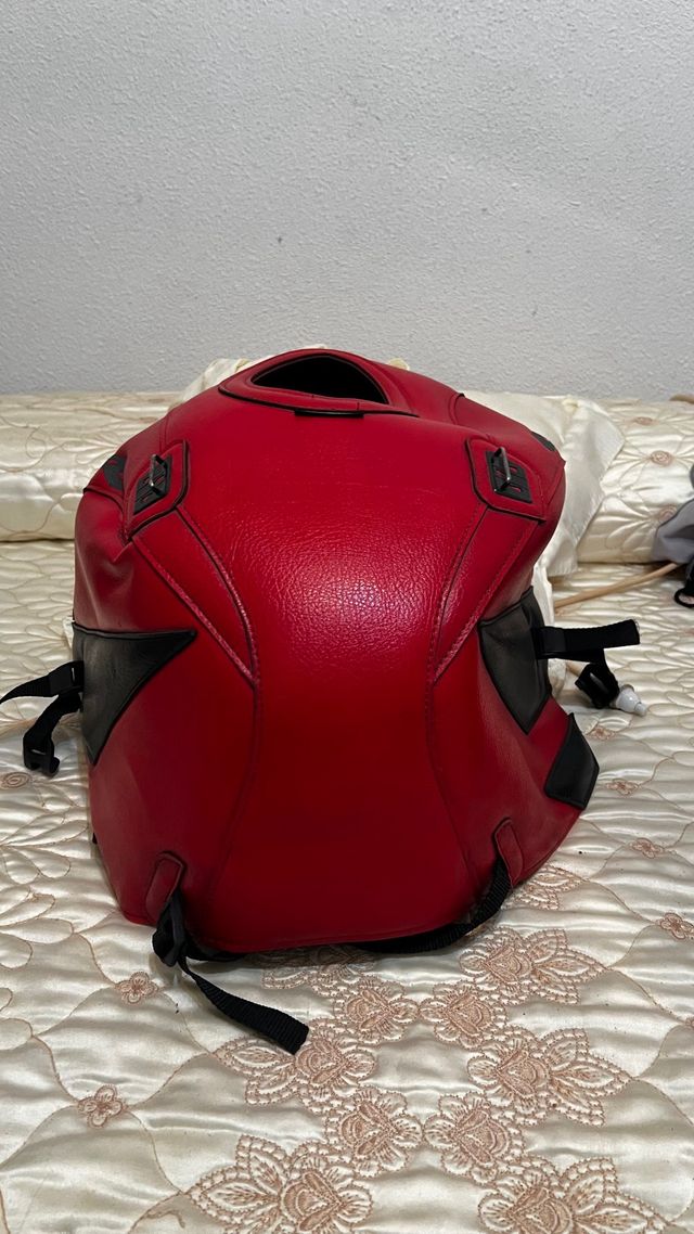 Funda Depósito CBR F/FS Bagster Roja + maleta