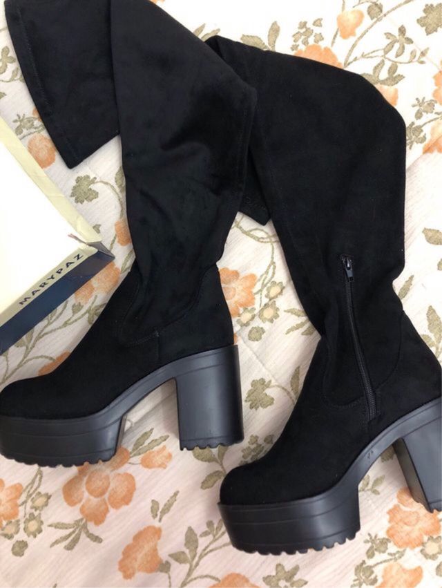 Botas mosqueteras nuevas