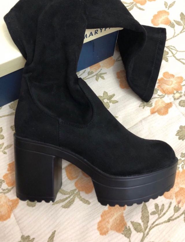 Botas mosqueteras nuevas