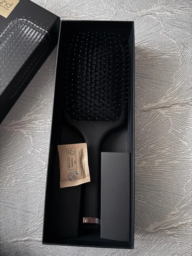 GHD Paddle Brush - The All-Rounder
