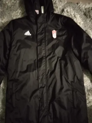 Dos Abrigos Adidas Negro,