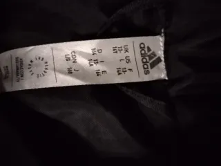 Dos Abrigos Adidas Negro,