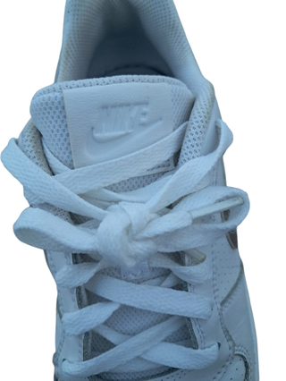 Zapatillas Nike blancas detalles dorados