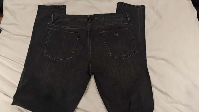 Vaqueros Emporio Armani negro denim
