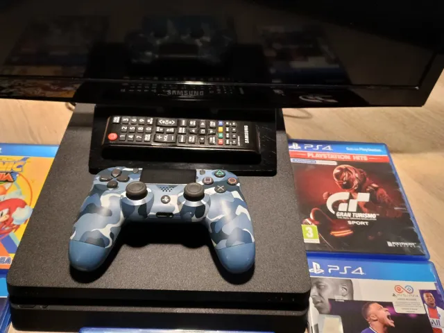 PS4 Negra + Mando + Juegos + Cables