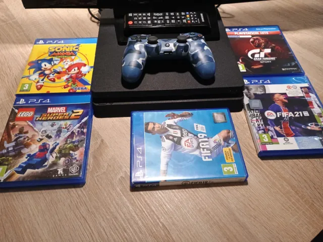 PS4 Negra + Mando + Juegos + Cables