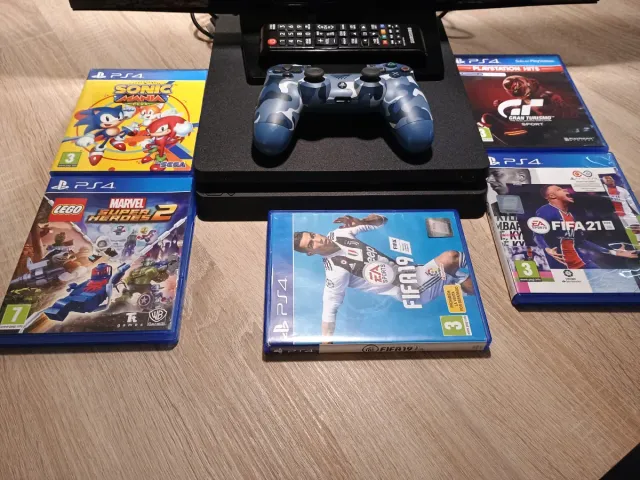 PS4 Negra + Mando + Juegos + Cables