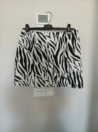 Falda corta cebra con anillas