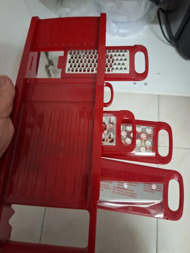 Rallador Multiusos Rojo