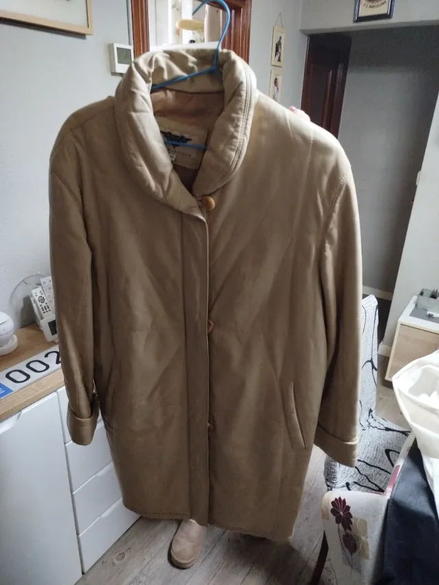 Abrigo beige largo,piel de ovino 100%