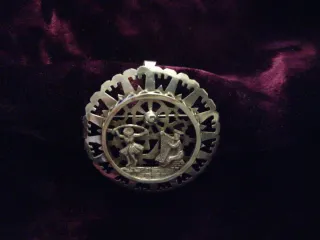Antiguo broche colgante de plata