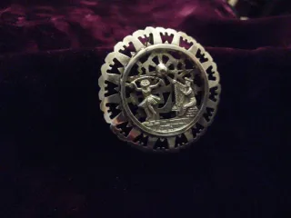 Antiguo broche colgante de plata