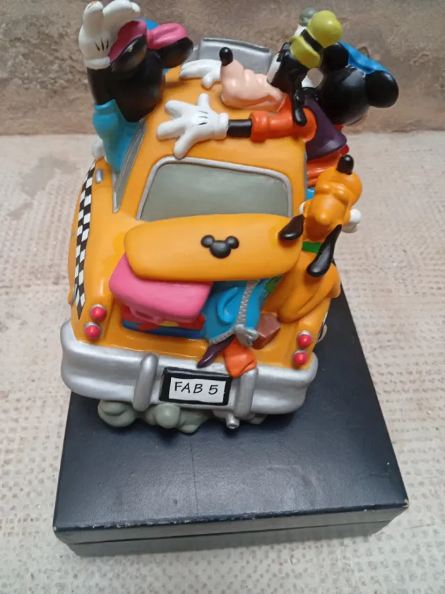 Hucha Disney Coche Taxi Personajes