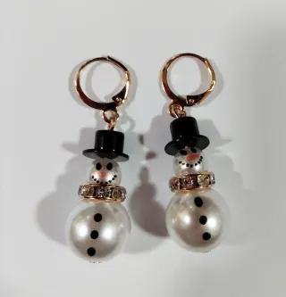 Pendientes de muñeco de nieve dorados