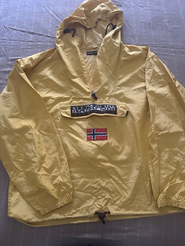 Giacca impermeabile Napapijri gialla