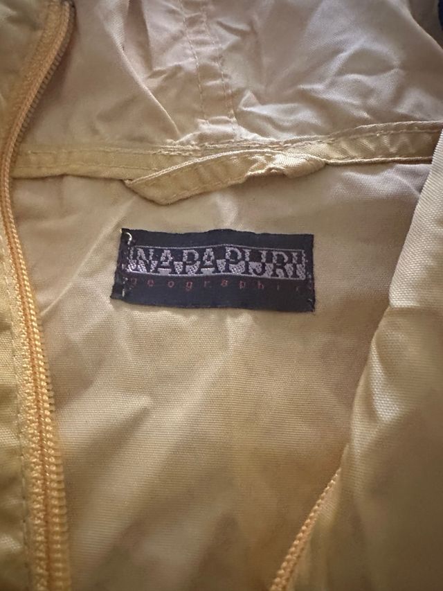 Giacca impermeabile Napapijri gialla