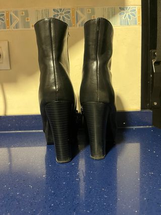Botines negros de tacón y plataforma