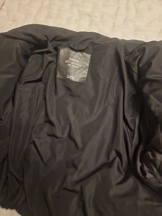 Plumas Bershka Negro Corto