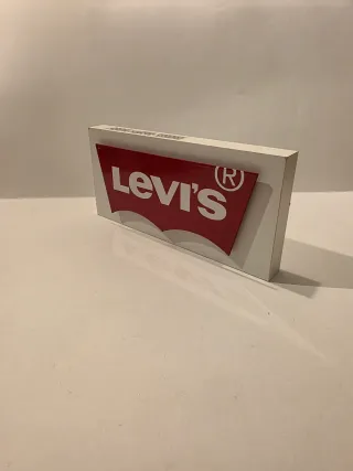 Soporte publicitario Levi's